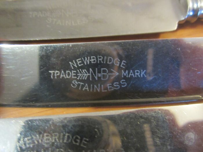 Newbridge Faux bone knife set    6
