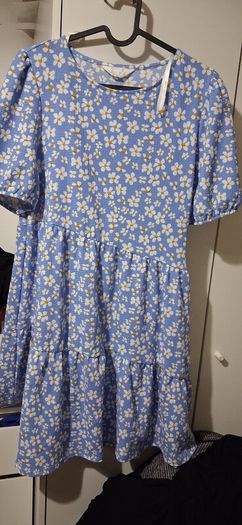 Loads dresses 5 eaxh