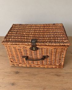 Large Wicker Picnic Hamper Basket with Handle