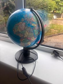Globe Lamp Very Good Condition