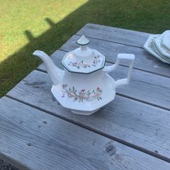 Eternal Beau Tea-Pot