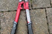 bolt cutter