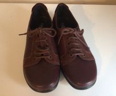 Padders Ladies Leather  Wine Lace up Comfort Shoes size 6 Can Post