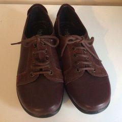 Padders Ladies Leather  Wine Lace up Comfort Shoes size 6 Can Post