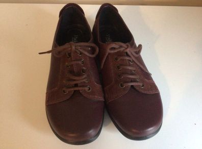 Padders Ladies Leather  Wine Lace up Comfort Shoes size 6 Can Post