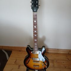Epiphone Casino Coupe VS and padded gig bag