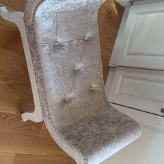 buttonback crushed velvet chair