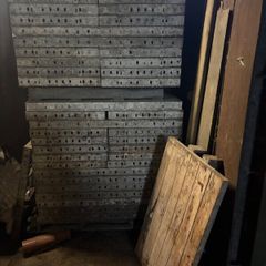 Shuttering pans