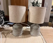 2 small lamps