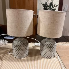 2 small lamps