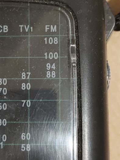 Academy CB-TV1-FM-AIR.WB.PB, Model R-AA110, takes 4 AA Batterys, in very good condition and works well
