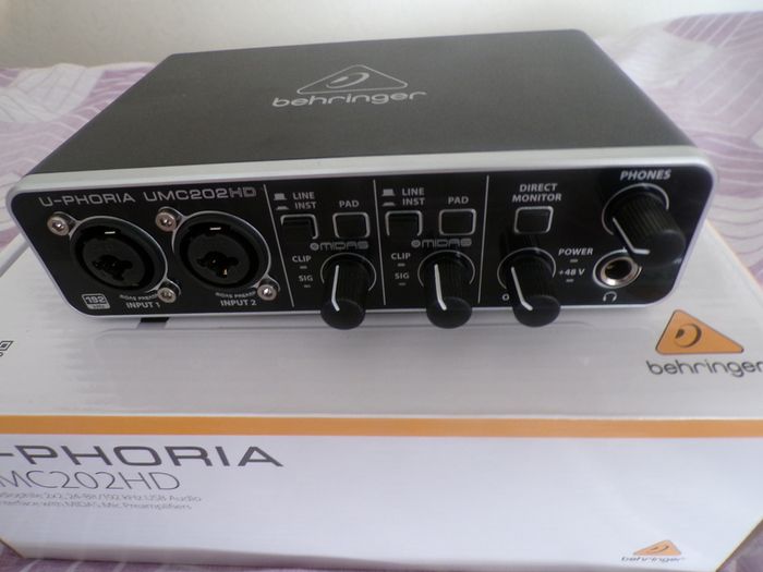 Behringer U-Phoria UMC202HD USB Audio Interface