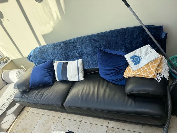 black leater sofa