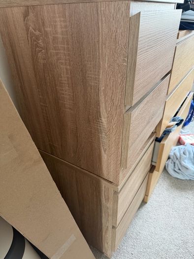2 bedside lockers