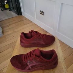 trainers  asiscs size 7