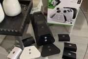 Xbox rechargeable batteries and stand