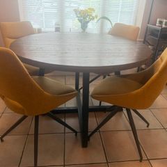 Dining table and 4 chairs