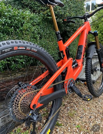 Santa Cruz Bronson v4  frame only