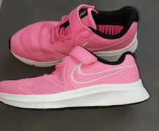Girls Nike runner size 12.5/1