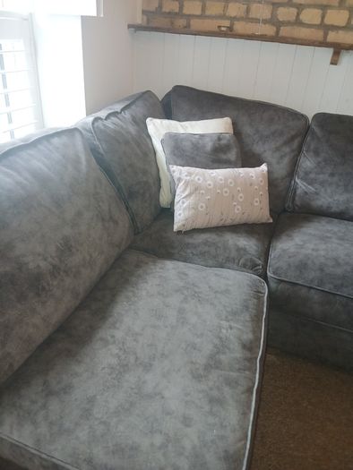 Corner suite