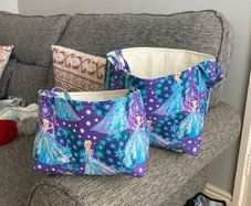 2 Frozen storage baskets