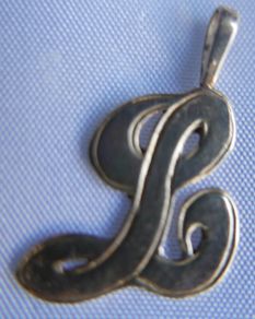 9Ct Yellow Gold 375 Hallmark Large Fancy Script Letter L Initial Charm