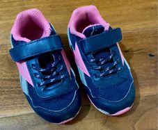 Reebok toddler runners (UK 6/EU 22.5)