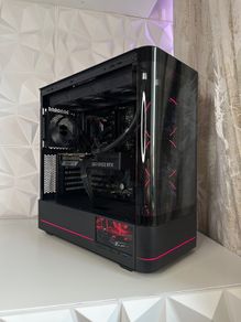 High End Gaming PC | RTX 5070 ti 16GB / Ryzen 9800x3d / DDR5