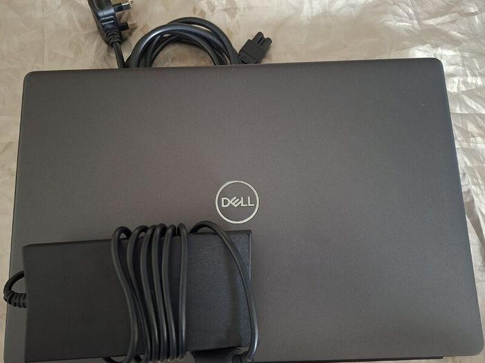 Dell Inspiron 7590 I7-9750h 2.6ghz 32gb Ram 1.5tb Ssd Win 11 Home Black