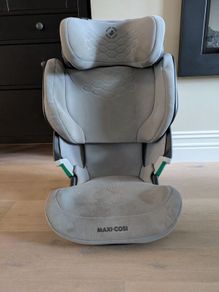 Maxi Cosi child car seat