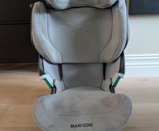 Maxi Cosi child car seat