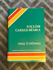 Focloir Gaeilge Bearla Irish to English Dictionary