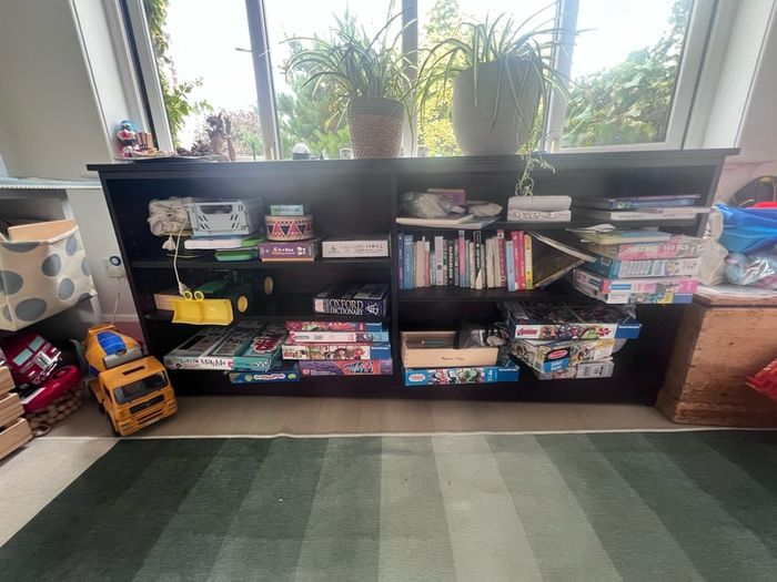 Bookcase / shelving unit
