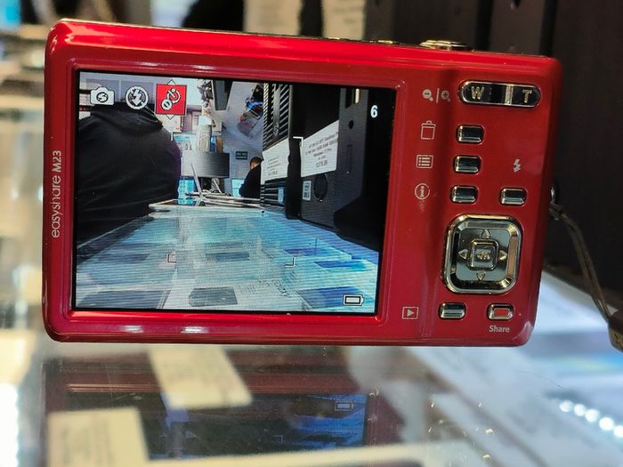 Kodak Easyshare M23 Digital Camera 14 Megapixels 5X Wide / Red