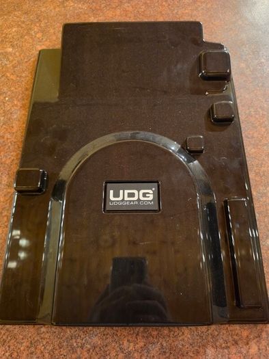 CDJ 3000's plus UDG cases