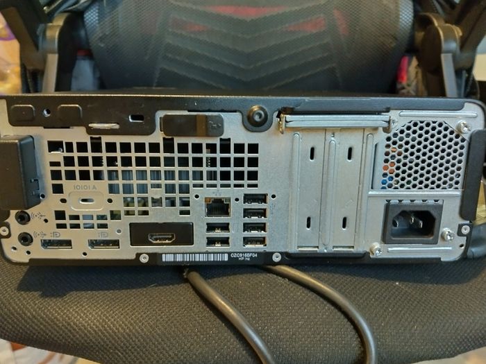 HP ProDesk 600 G4 SFF (i5 8th Gen) and power cable