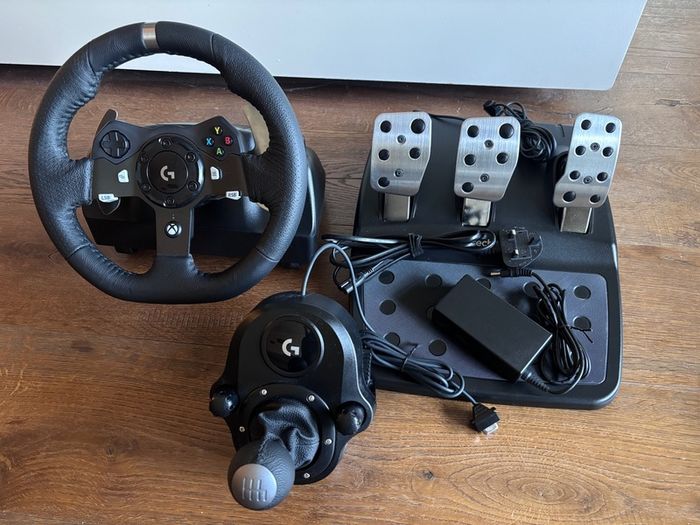 Logitech G920 Racing Wheel and Pedals with Shifter