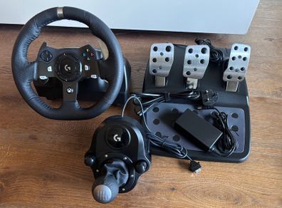 Logitech G920 Racing Wheel and Pedals with Shifter