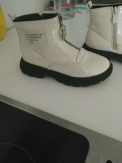 girls cream boots size 2