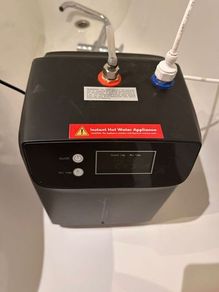 Ellsi Instant Boiling Water Kitchen Tank + Boiling Water Tap
