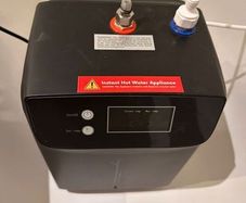 Ellsi Instant Boiling Water Kitchen Tank + Boiling Water Tap