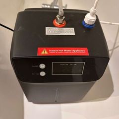 Ellsi Instant Boiling Water Kitchen Tank + Boiling Water Tap