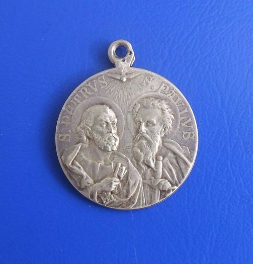 POPE PIUS XI (Anno Santo 1925) - a scarce commemorative medal depicting Pius XI and Saints Peter and Paul on the reverse side