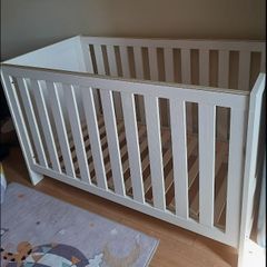 baby cot and baby monitor