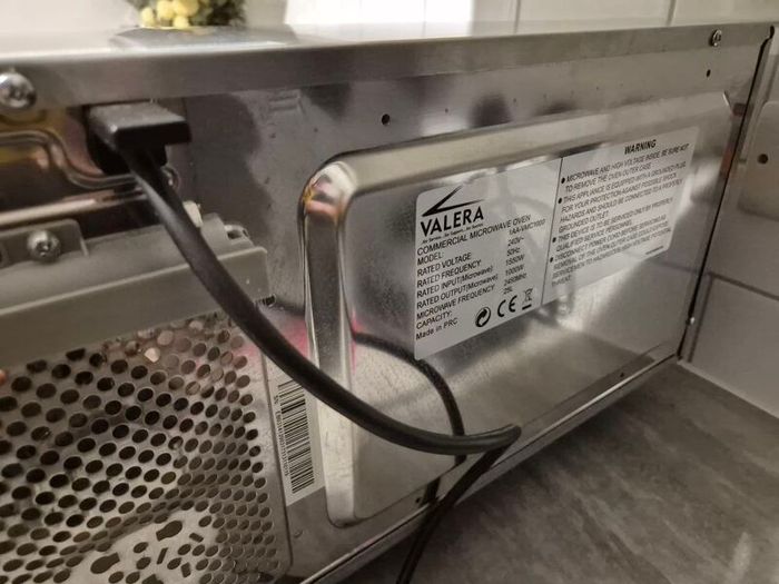 Valera VMC1000 Commercial Microwave Oven
