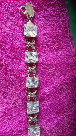 N.B jewellery/ bracelet