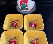 4 x Weetabix 70th Anniversary And 1 x Cornflakes Cereal Bowls. In Excellent Condition Total 6 cereal Bowls