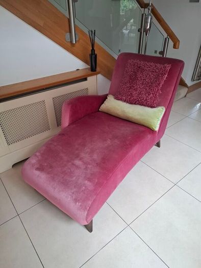 Pink Chaise Longue