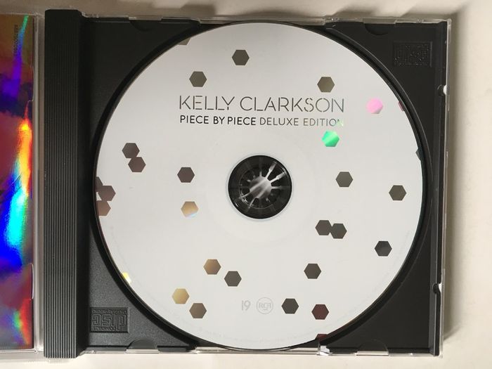 Kelly Clarkson [2015] Piece By Piece (Deluxe Edition) (CD Album Promo Sticker)