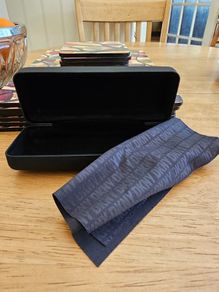 Dkny Glasses Case / Nbrand New
